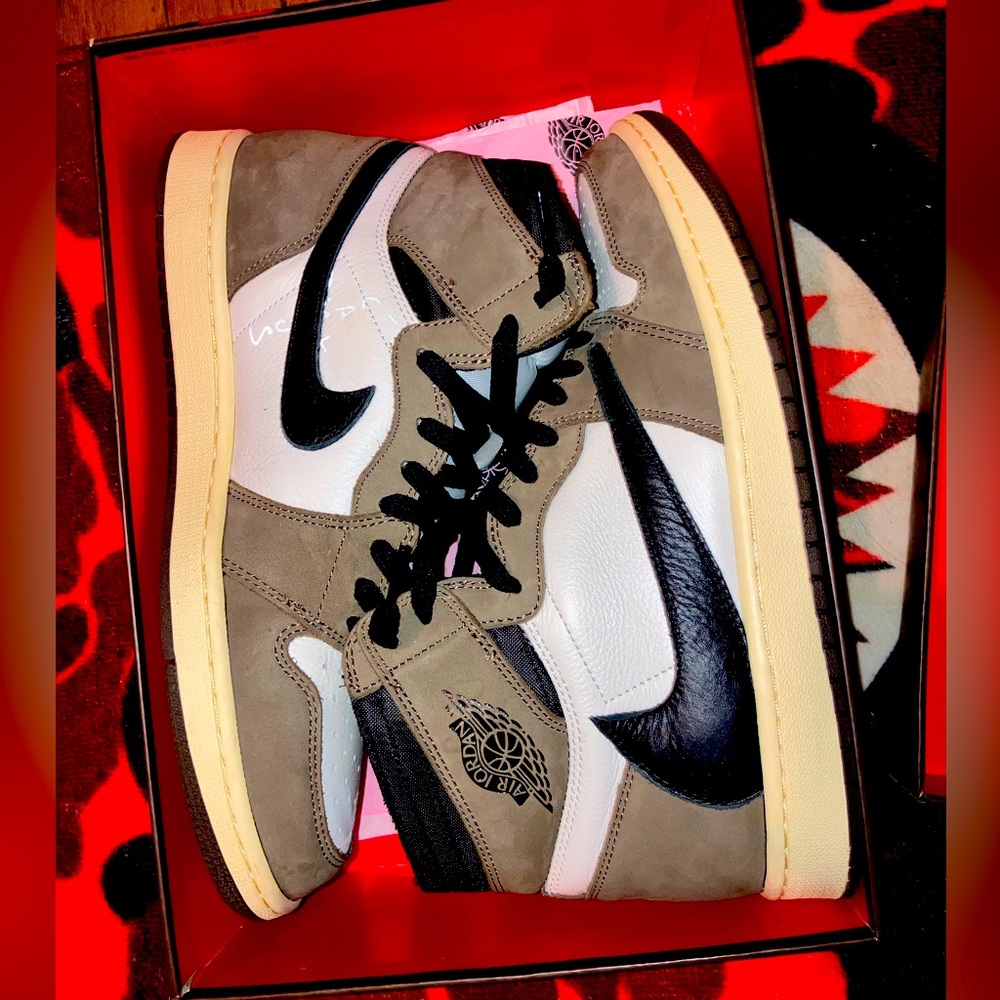 Travis Scott Jordan 1 high